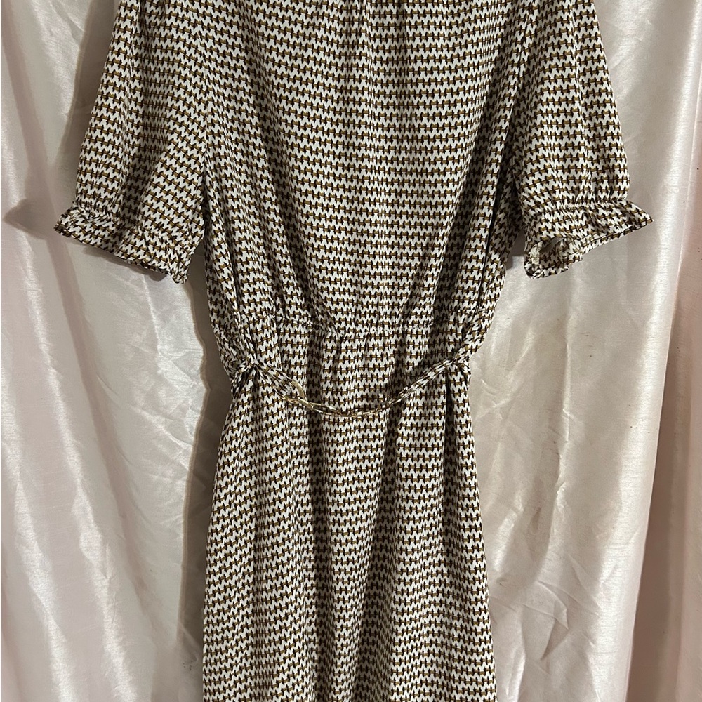 Elegant Tan, Brown and White vintage Dress with belt tie